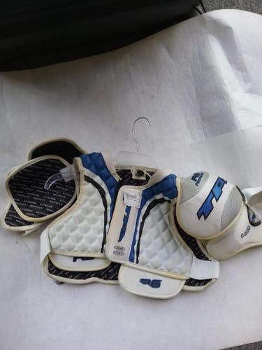 Used Junior Shoulder Pads 11339-s000099454