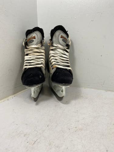 Used Easton Magnum Junior 01 Ice Skates Ice Hockey Skates 11339-s000133857