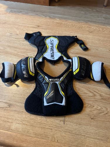 Large Youth Bauer Supreme 2S Shoulder Pads (Used)