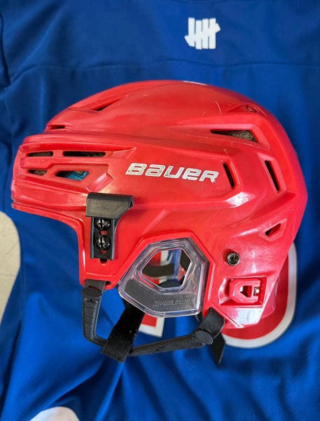 Medium Bauer Re-Akt 150 Helmet (Used)