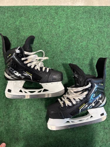 Senior CCM Tacks XF 90 Hockey Skates (Regular) Size 7 (Used)