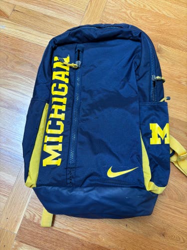 Nike Michigan Wolverines Team Issued Backpack — Navy/Yellow
