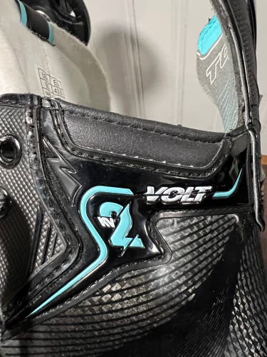Tour Volt Kv2 Inline Skates Regular Width Size 9.5 (Used)