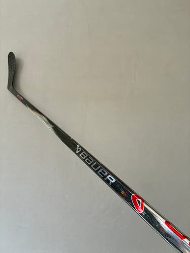 New 95 Flex P28 Senior Bauer Vapor League Right Hand Hockey Stick