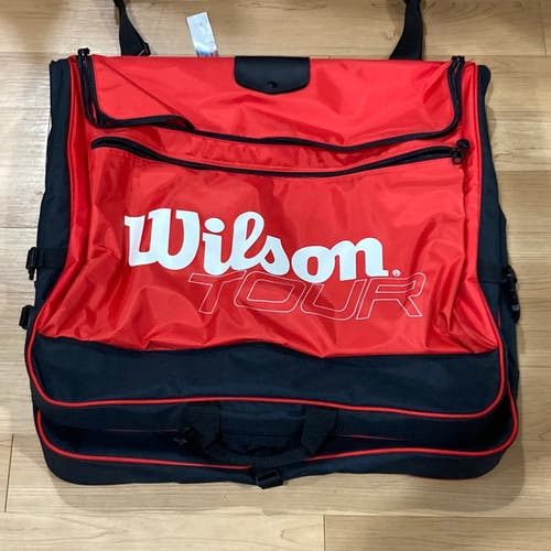 NEW Wilson Tour Tennis Travel Bag