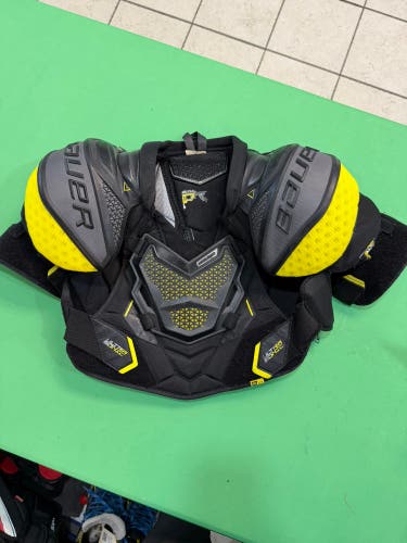 Bauer Supreme Ultrasonic Shoulder Pads | Intermediate Large