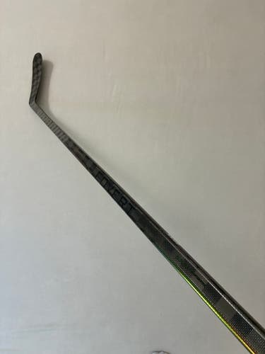 New 70 Flex W03 Senior Warrior Covert QR6 Pro Right Hand Hockey Stick - Black