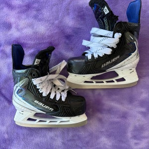 Youth Bauer Vapor Flylite Hockey Skates Regular Width 12 (Used)