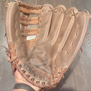 Good Condition Wilson A2000 RH Baseball Glove 12.5" (Used)
