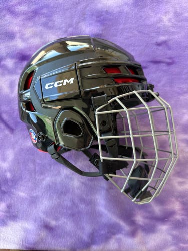 Black Medium CCM FM70 JR Helmet (Used)