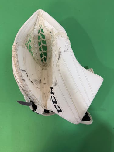 CCM Extreme Flex 5.5 Goalie Glove Full Right | Junior