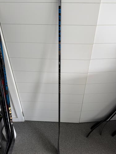 Senior Bauer Proto-R Right Handed Hockey Stick P92 95 Flex Pro Stock (Used)