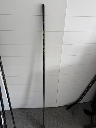 Senior Bauer AG5NT Right Handed Hockey Stick P92 102 Flex (Used)