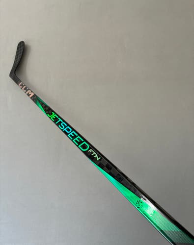Used 60 Flex P29 Intermediate CCM JetSpeed FTW Right Hand Hockey Stick