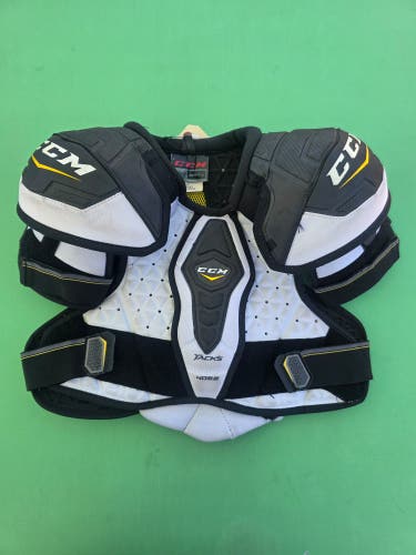 Small Senior CCM Tacks 4052 Shoulder Pads