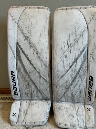Small Bauer Vapor X5 Pro Goalie Leg Pads (Used)