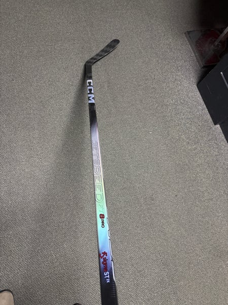 Intermediate CCM JetSpeed FT8 Pro Right Handed Hockey Stick P29 65 Flex