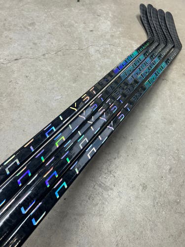 5 Pack 85 Flex P28 Senior True Catalyst 9x Left Hand Hockey Stick Pro Stock (New)