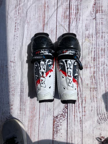 Junior CCM JetSpeed FT680 Shin Pads 11" (Used)