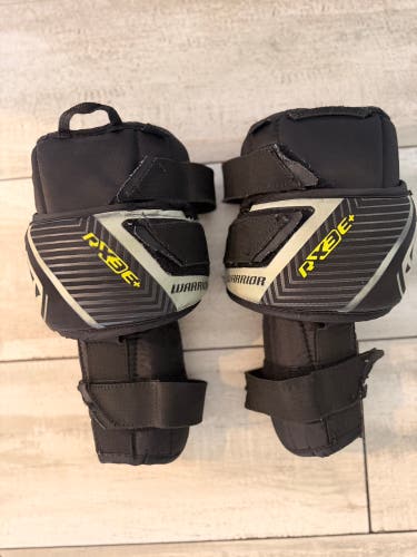 2022 Warrior Ritual X3E+ Hockey goalie knee pads (Used)