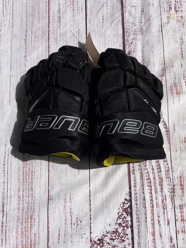 Black Junior Bauer Supreme M3 Gloves 10" (Used)