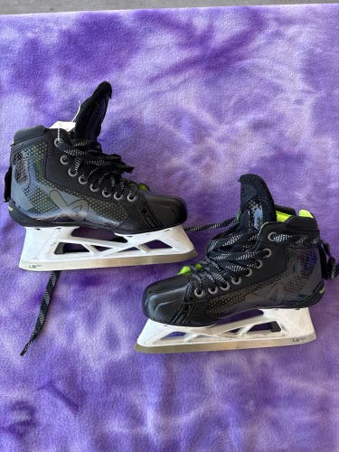 Intermediate Bauer Elite Hockey Goalie Skates Size 4 (Used)