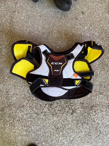 Large Youth CCM SuperTacks Shoulder Pads (Used)