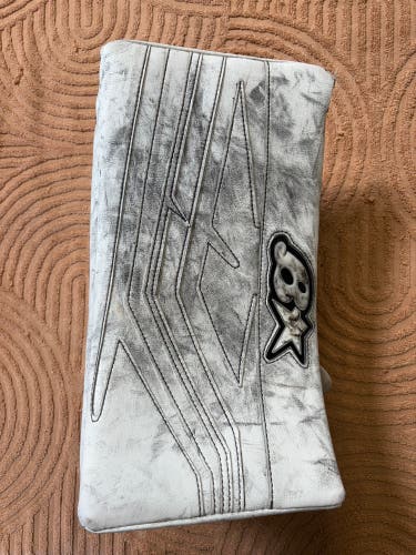 White Senior Brian's Iconik Goalie Blocker Regular (Used)