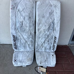 White 33" Senior Bauer Vapor X5 Pro Goalie Leg Pads (Used)