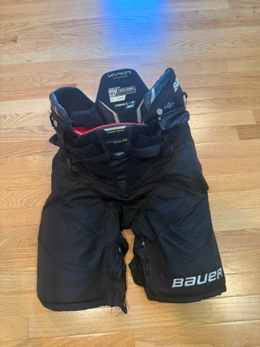 Men's Intermediate Large Bauer Vapor Hyperlite Hockey Pants (Used)