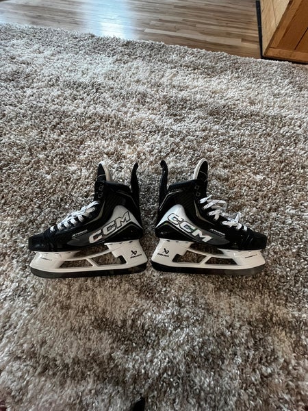 Black/White 2025 CCM JetSpeed FT8 Pro Hockey Skates Regular Width 8 (New)
