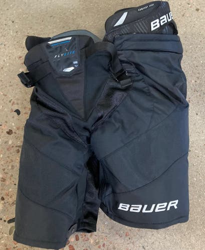 Black Intermediate Medium Bauer Vapor Flylite Hockey Pants (Used)