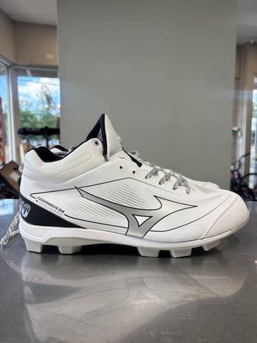 White Men's Size M 10.5 (W 11.5) Mizuno (Used)