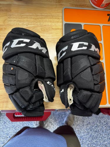 CCM Gloves 14" Pro Stock (Used)