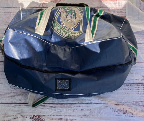Arrow Carry Hockey Bag (Used)