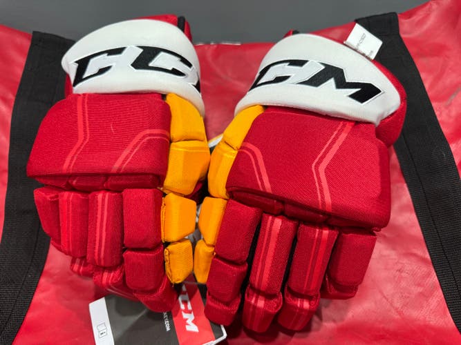 CCM D30 HGQL Gloves 14" Pro Stock (New)