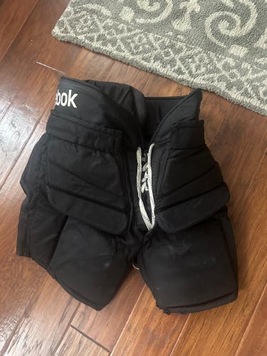 Junior Large Reebok 18k Hockey Goalie Pants (Used)