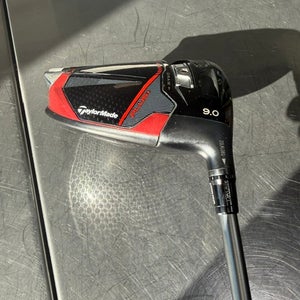 Men's TaylorMade Stealth 2 Right Handed Driver Stiff Flex 9 Loft Graphite Shaft 44.25" (Used)