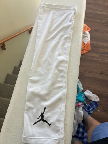 Jordan baseball white compression sleeve size L/XL