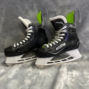 Intermediate Bauer XLS Hockey Skates Regular Width Size 4 (Used)
