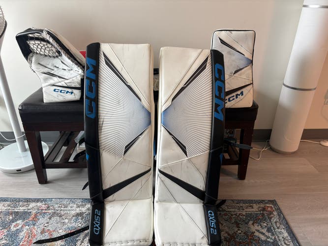 35" CCM Axis 2 Regular Goalie Full Set (Used)