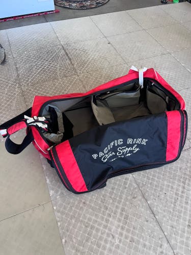 Pacific Rink Junior Hockey Bag (Used)