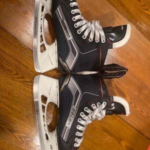 Black Bauer Vapor X400 Hockey Skates Regular Width 6.5 (New)