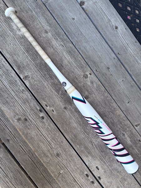 2022 Easton Fire Flex 26oz All In Comic series slowpitch Composite Bat (-8) 34”(Used)