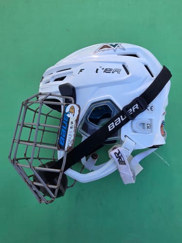 White Small Bauer Re-Akt 150 Helmet