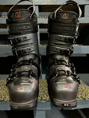 Mondo 22 & 22.5 Women's Tecnica All Mountain Mach 1 LV115 Ski Boots Stiff Flex (New)