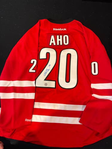 Signed Sebastian Aho rookie Jersey Carolina hurricanes aj sports authenticated