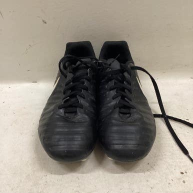 Used Nike Soccer Cleats Black And Gold Junior 06 11725-s000495921