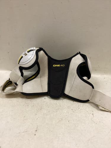 Used Bauer One40 Youth Shoulder Pads Md 11725-s000498692