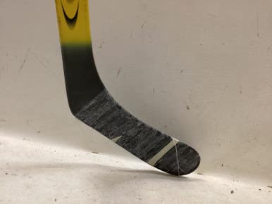 Used Easton Synergy Grip Senior One Piece Left 95 Flex 11725-s000499535